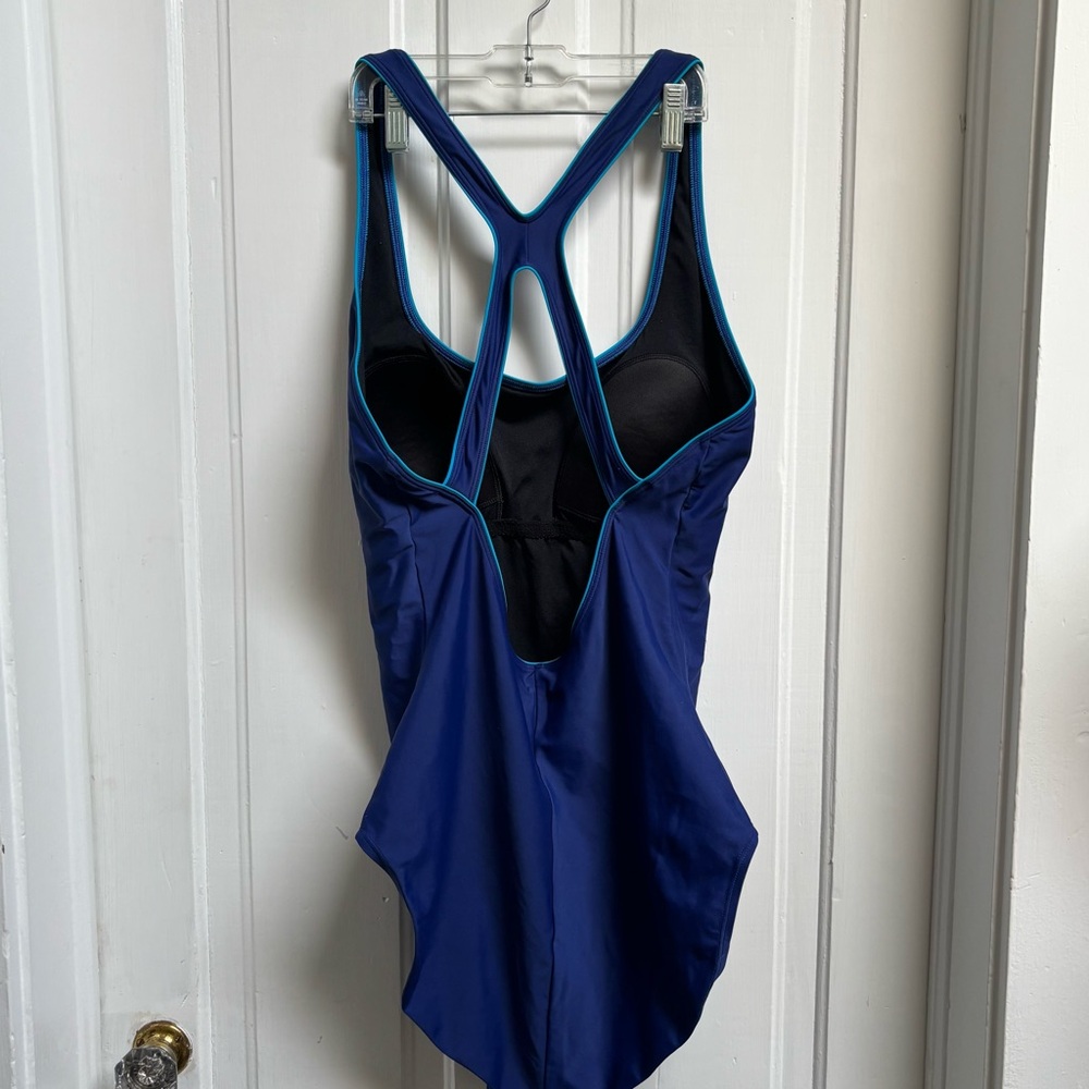 Speedo Women’s Athletic Blue Swimsuit Size 18 - Picture 3 of 4